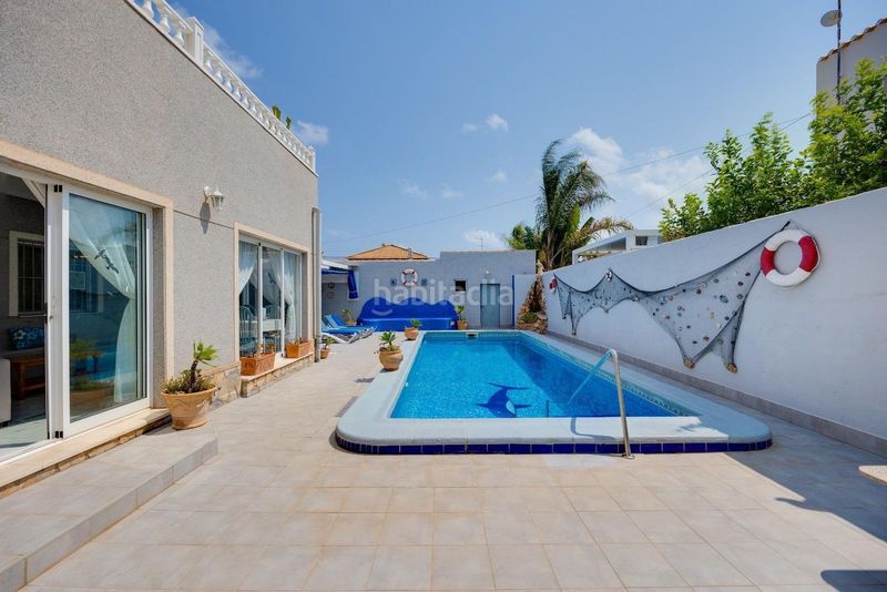Foto fc77c270-234e-430a-9919-1921be031bcd. Xalet amb aparcament piscina a Aguamarina Orihuela