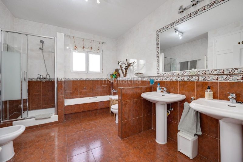 Foto ff9cab77-b9e0-4926-9837-94402984cca0. Xalet amb aparcament piscina a Aguamarina Orihuela