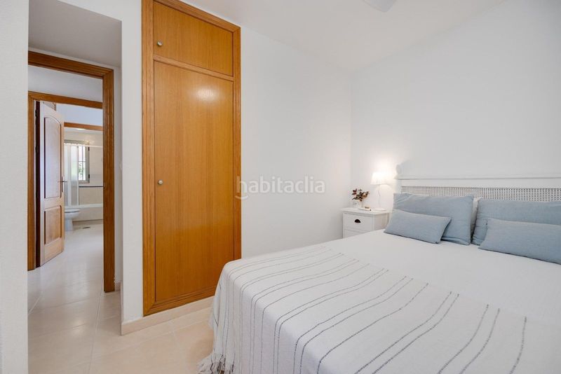 Foto c4ab1892-6b02-4a6a-b62d-394959078f89. Àtic amb aparcament piscina a Zona Playa de los Locos Torrevieja
