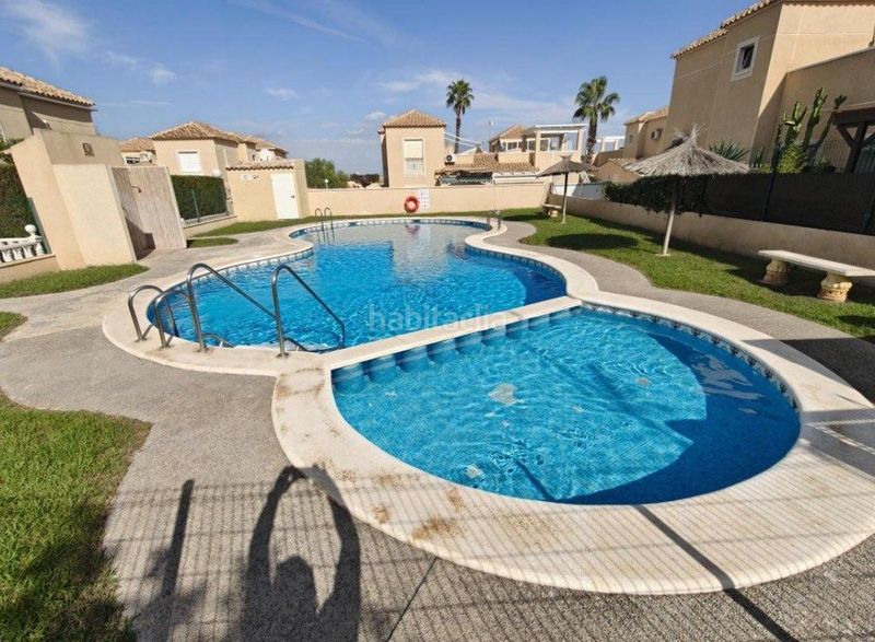 Foto a80e43c3-b2b2-4de9-a176-1c6202684adb. Casa adossada amb piscina a Los Balcones-Los Altos Torrevieja
