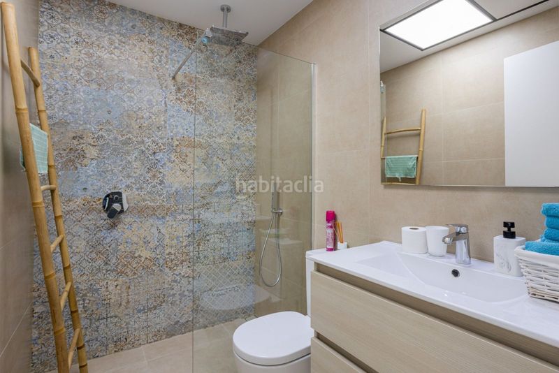 Foto 51325a7c-7644-4634-92ea-ed97e454deee. Casa adossada amb aparcament piscina a Benijófar