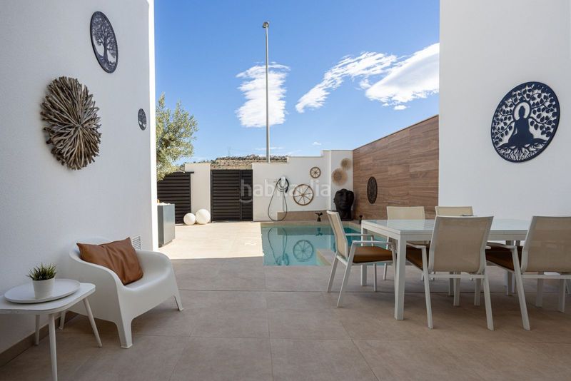 Foto b5d8f0c5-2dd2-44b4-ad47-580daa4aefa6. Casa adossada amb aparcament piscina a Benijófar