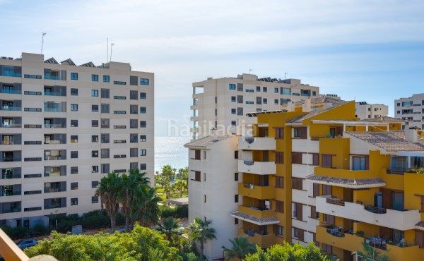 Foto 2362ae19-e3c7-4ffe-9d92-23c4063dd3b0. Àtic amb aparcament piscina a Punta Prima Torrevieja