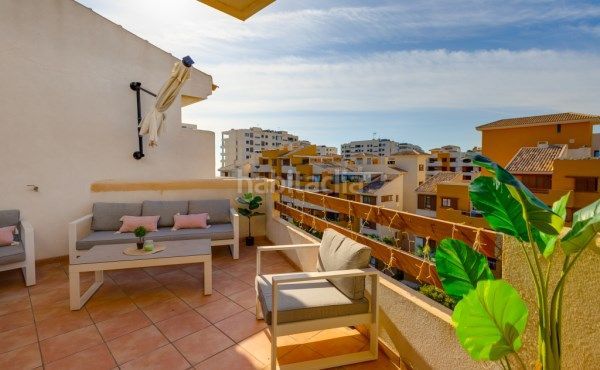 Foto 3b1b78f6-8d75-4d39-a01f-c64cbab49e83. Àtic amb aparcament piscina a Punta Prima Torrevieja