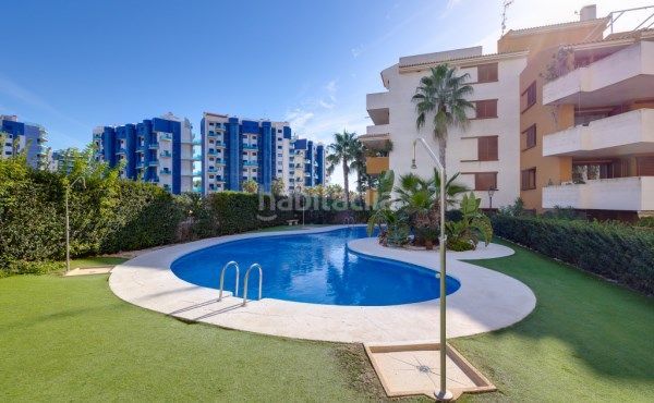 Foto de089362-1f9a-4fa1-b5ad-eec5498ba695. Àtic amb aparcament piscina a Punta Prima Torrevieja