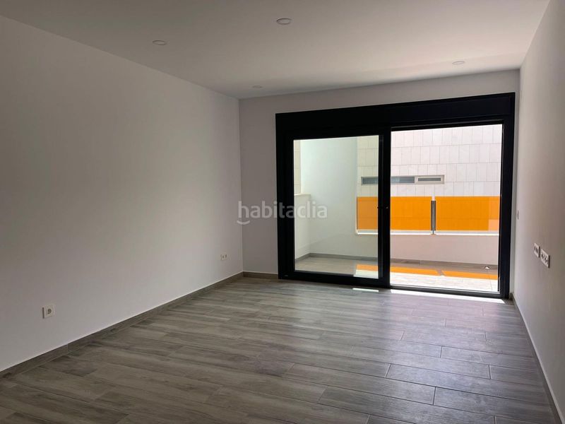 Foto 220848f7-c0c8-46be-aaa5-47cbb91b7920. Apartament amb piscina a Las Piscinas Naturales Torrevieja