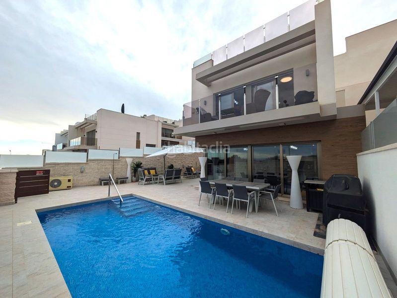 Foto 3d775b71-ab96-4319-ae13-c039b1e0a7dd. Xalet amb piscina a Los Almendros Orihuela