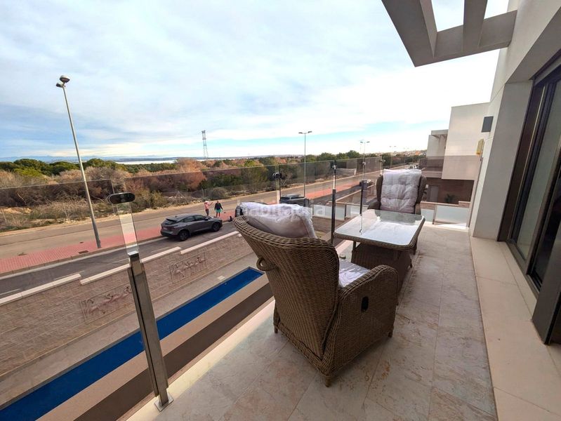 Foto 5335a086-2210-4099-915a-bd1d71f2a1c5. Xalet amb piscina a Los Almendros Orihuela