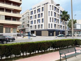 Apartament  N/a. De reciente construcción, a un paso de la playa!