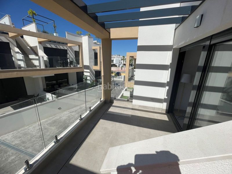 Foto ea404915-bddd-4b8f-9817-874989a8404e. Àtic amb piscina a Los Almendros Orihuela
