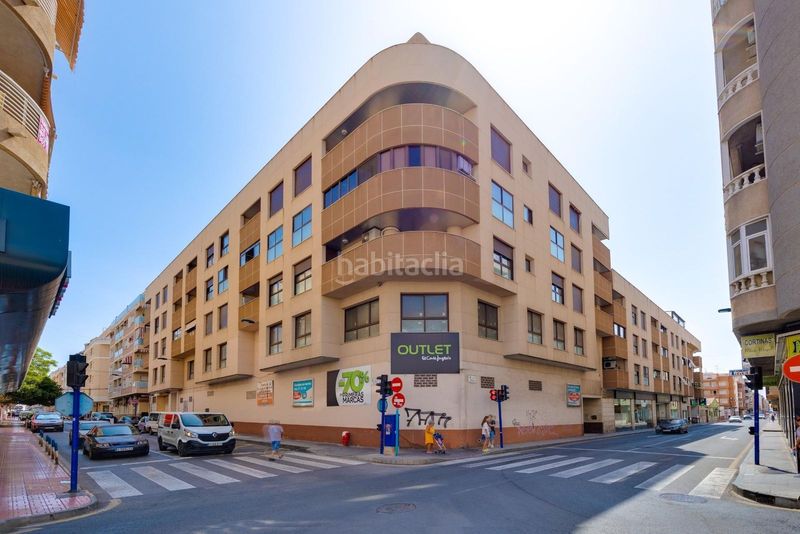 Foto 6a928c49-9084-467c-9b4d-be9890219ba5. Apartament amb piscina a Antonio Machado Torrevieja