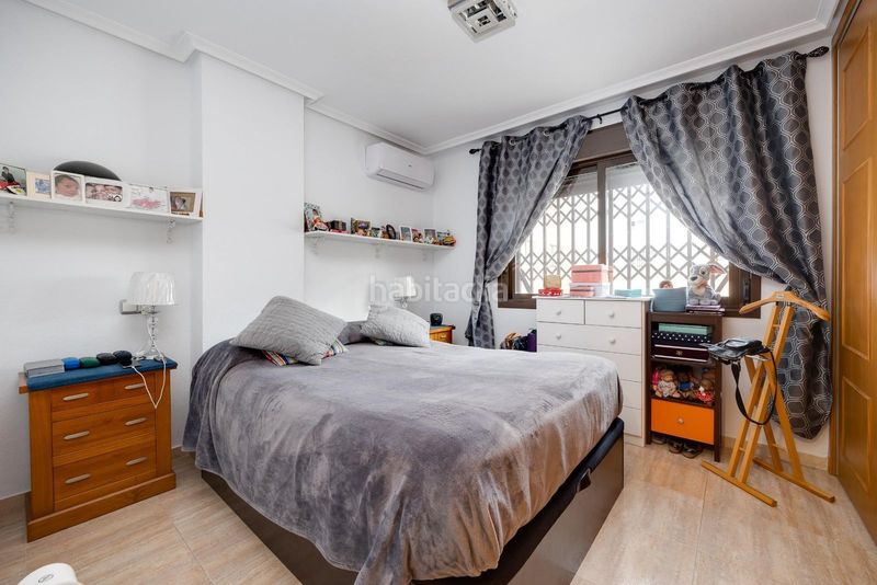 Foto a7dad62f-387b-43c0-b4f6-6ba038194111. Apartament amb piscina a Antonio Machado Torrevieja