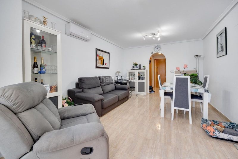 Foto b5ec040e-d322-4cb4-9973-bd31da8c65e9. Apartament amb piscina a Antonio Machado Torrevieja
