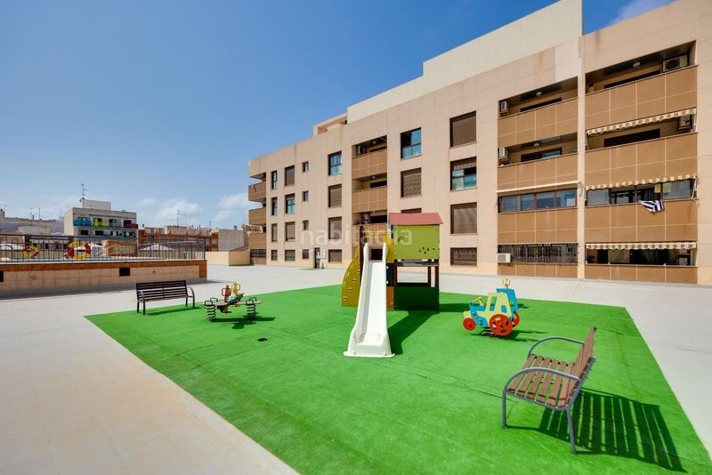 Foto c386eae5-e00a-4cf9-8e42-316b6b610eae. Apartament amb piscina a Antonio Machado Torrevieja