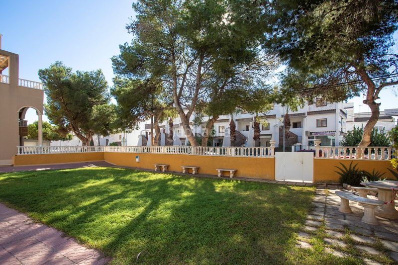 Foto ac50938e-6c08-4032-9ada-5692721f84d7. Apartament amb piscina a Punta Prima Torrevieja