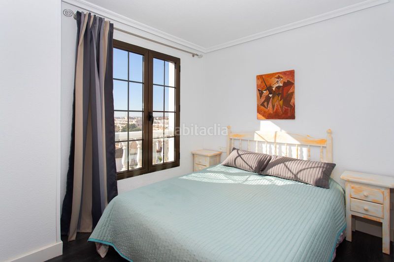 Foto f65c160f-dc00-455c-bfc4-3a7d59c9ca1e. Apartament amb piscina a Punta Prima Torrevieja