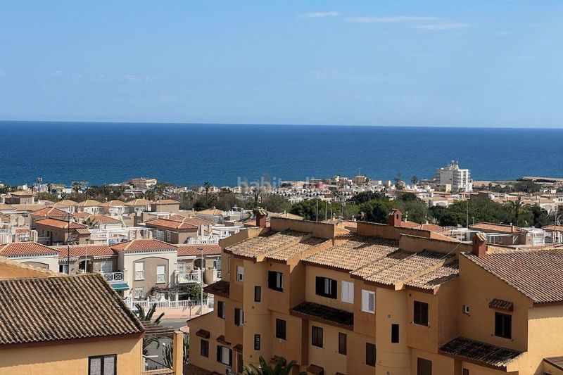 Foto 9304a3db-c93d-41df-8ec9-8fa2325a01b0. Apartament amb piscina a Aguas Nuevas Torrevieja