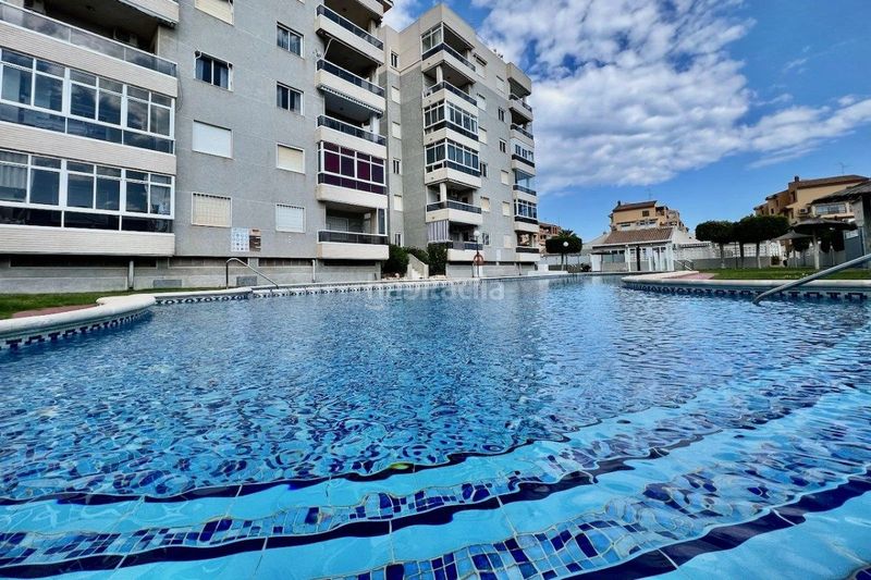 Foto 977891cb-3b6c-4a87-904d-7561082aded8. Apartament amb piscina a Aguas Nuevas Torrevieja
