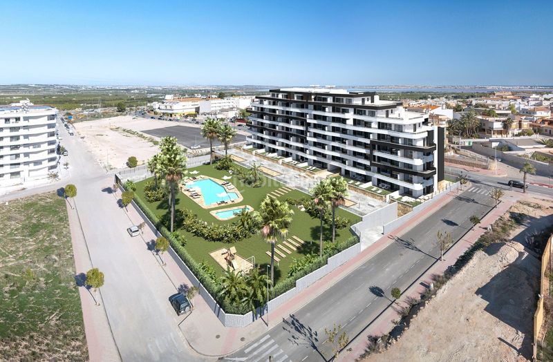 Foto 826982f9-fa5f-4e2a-b942-a6fdd6900fd7. Apartament amb aparcament piscina a San Miguel de Salinas