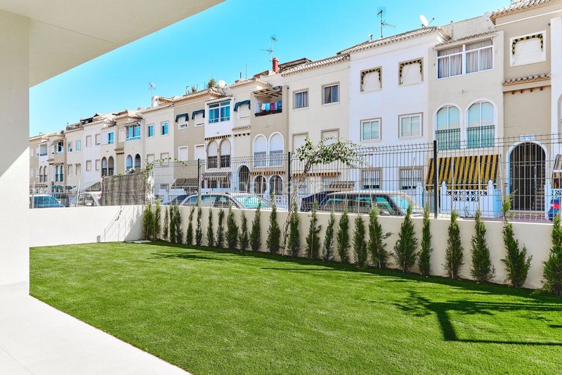 Foto 2e0ca2d5-f891-4219-9897-d35456e0e2fc. Apartament amb piscina a La Veleta Torrevieja
