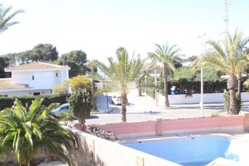Foto 26972e38-496f-4186-b3a1-ad6d004a73c1. Xalet amb piscina a Cabo Roig Orihuela