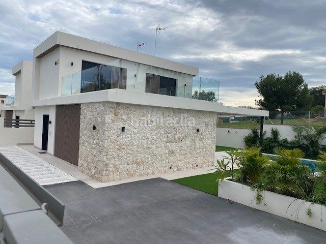 Foto 1be3d9e5-8197-4eed-9e82-87f831a9e051. Xalet amb piscina a Lomas de Cabo Roig - Los Dolses Orihuela