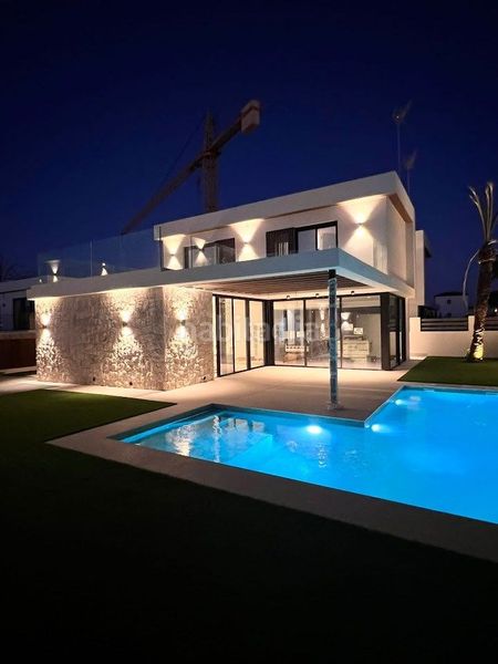 Foto 4704dd24-d807-46da-9b35-8a0be203d6b6. Xalet amb piscina a Lomas de Cabo Roig - Los Dolses Orihuela