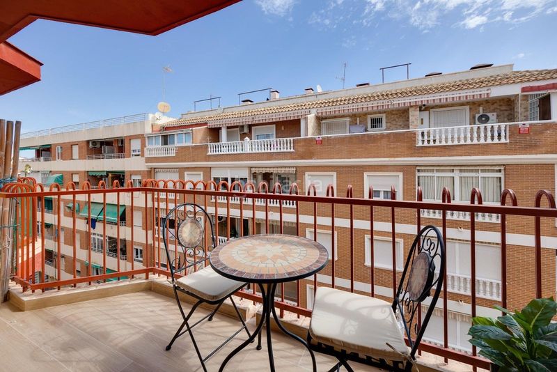 Foto ce45840a-e78d-4a5e-b5dd-2236f5272275. Àtic a El Acequión Torrevieja