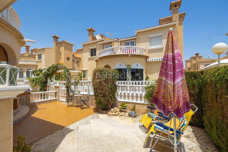 Foto 21270e43-2424-4c8a-9c2b-7872e89aa104. Casa adossada amb piscina a Playa Flamenca Orihuela