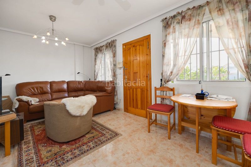Foto 8824a475-0c13-495a-8656-88218d75ee5a. Casa adossada amb aparcament piscina a Playa Flamenca Orihuela