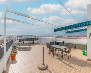 Penthouse  N/a. Ubicación atractiva!