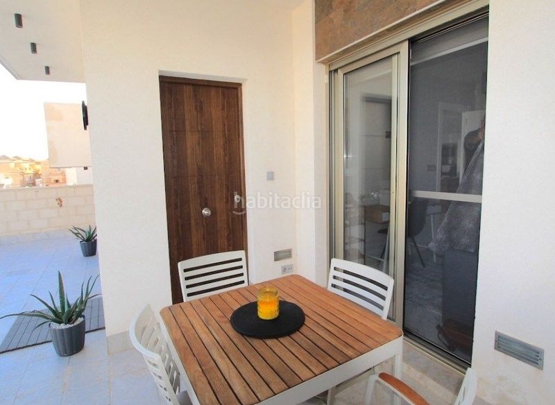 Foto 59299793-9146-437d-b0bd-c65b110f6e4e. Xalet amb piscina a Los Almendros Orihuela
