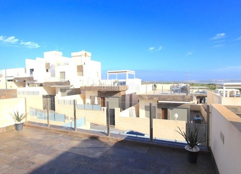 Foto e6a4b3f4-5a66-46db-914c-8c31d963e484. Xalet amb piscina a Los Almendros Orihuela