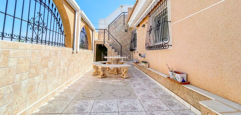 Foto 217434d4-4271-4f85-aa94-e0fb4bc6defe. Casa adossada amb aparcament piscina a Centro Alcázares (Los)