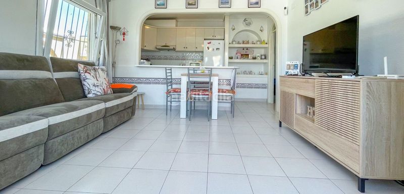 Foto cb83a97b-b66c-49d5-aa44-314405afe1c9. Casa adossada amb aparcament piscina a Centro Alcázares (Los)