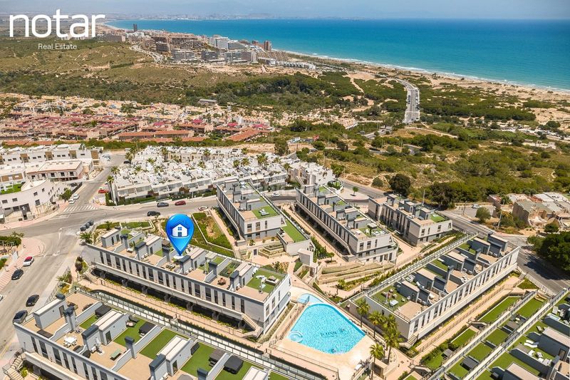 Foto d8b3ca4e-47d1-4cbd-a8bd-7dae6e69a06e. Àtic amb aparcament piscina a Monte y Mar Santa Pola