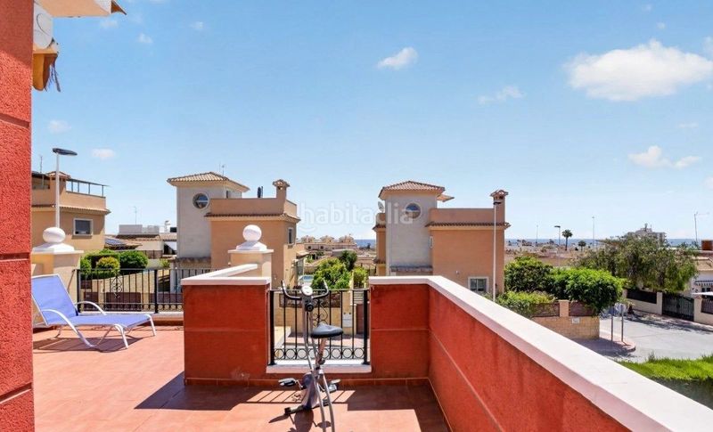 Foto 5b43f98e-5050-4380-9d24-02fe4440368f. Casa adossada amb piscina a Aguas Nuevas Torrevieja