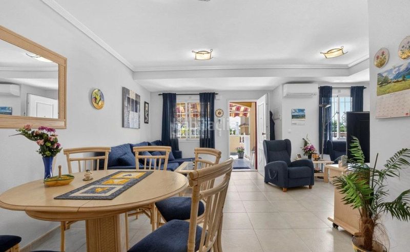 Foto a6a46962-3f73-41e0-98a1-c8ff2d22fa2d. Casa adossada amb piscina a Aguas Nuevas Torrevieja