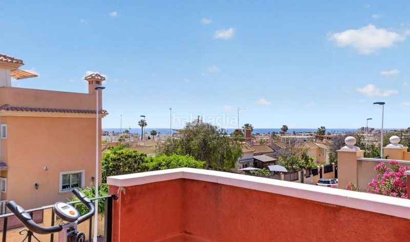 Foto af0d1918-2f46-402a-89a7-318adeedcc40. Casa adossada amb piscina a Aguas Nuevas Torrevieja