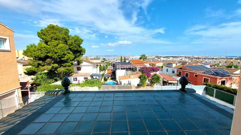 Foto e9cf1103-ec23-473f-a167-0e87ef604406. Xalet amb aparcament piscina a Los Balcones-Los Altos Torrevieja