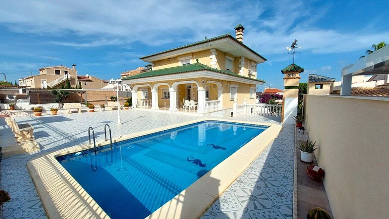 Foto eea88b05-0ef7-404f-884a-58c814579f52. Xalet amb aparcament piscina a Los Balcones-Los Altos Torrevieja
