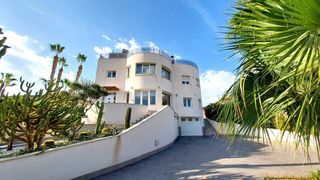 Chalet in Los Balcones-Los Altos. Villa con vistas panorámicas a la laguna salada de torrevieja!