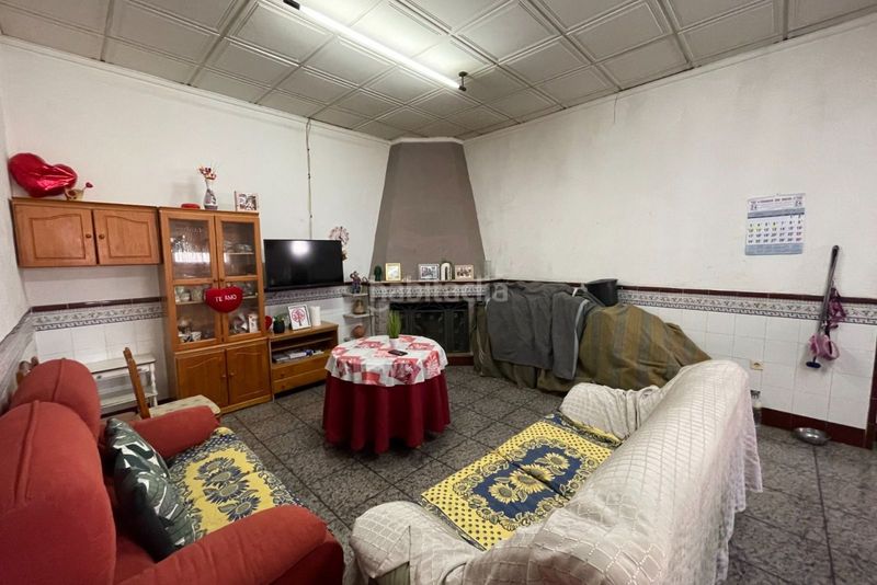 Foto 04906e36-99bd-47c0-a7a0-915d95147630. Casa adossada a San Miguel de Salinas