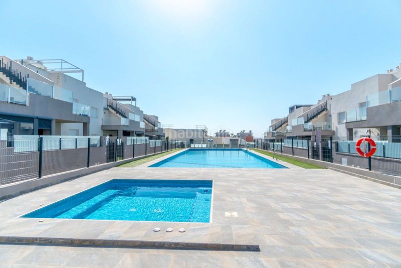 Foto bfa16b0d-bd33-4063-8561-87dc7ec9506e. Apartament amb aparcament piscina a Aguas Nuevas Torrevieja