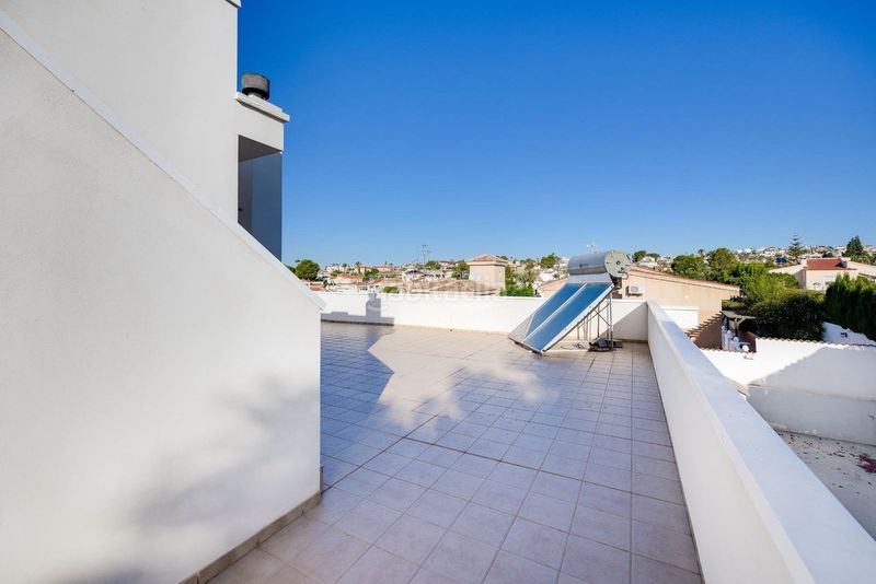 Foto fb3798e0-3bed-4d31-b9c2-9a34cd7eed75. Xalet amb piscina a Centro de la Ciudad Quesada Rojales