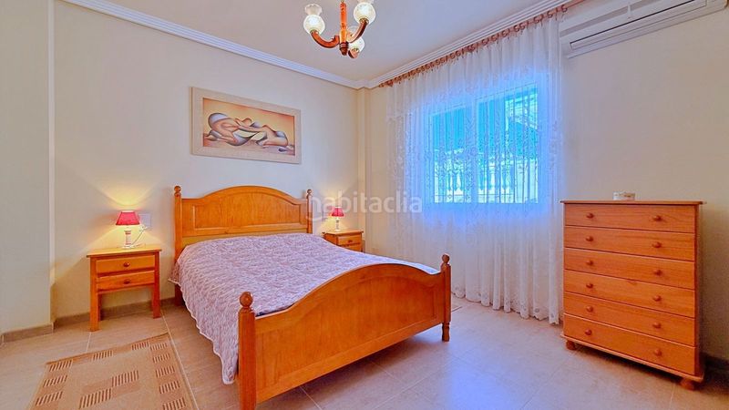 Foto a650391f-23c0-4111-926e-b79300a9de80. Xalet amb piscina a Los Balcones y los Altos Orihuela