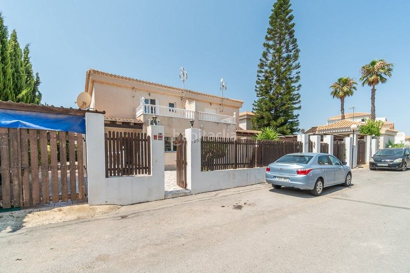 Foto ddb7c2ac-602b-4b1d-b346-556028603fe1. Casa adossada amb piscina a Playa Flamenca Orihuela