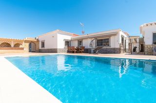 Chalet  N/a. Villa con gran potencial!