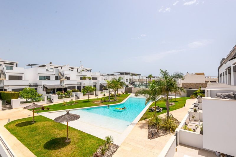 Foto c4c08a01-ad3a-44de-a1e5-ae2c9256aebc. Apartament amb aparcament piscina a Torre de la Horadada Pilar de la Horadada