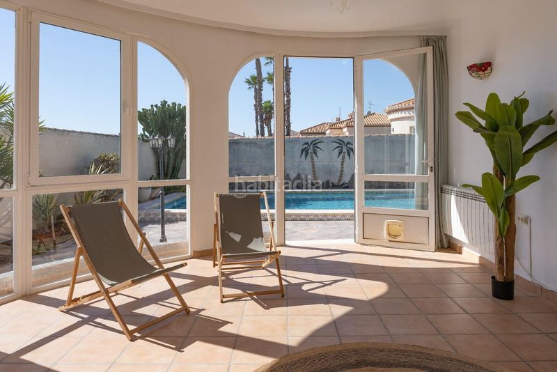 Foto 502f04c3-7591-4323-902b-09c121607916. Xalet amb aparcament piscina a Playa Flamenca Orihuela